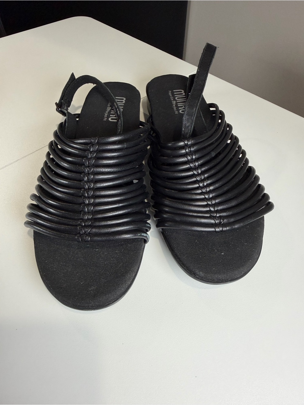 Munro Black Woven Strappy Slingback Sandals - Picture 2 of 5